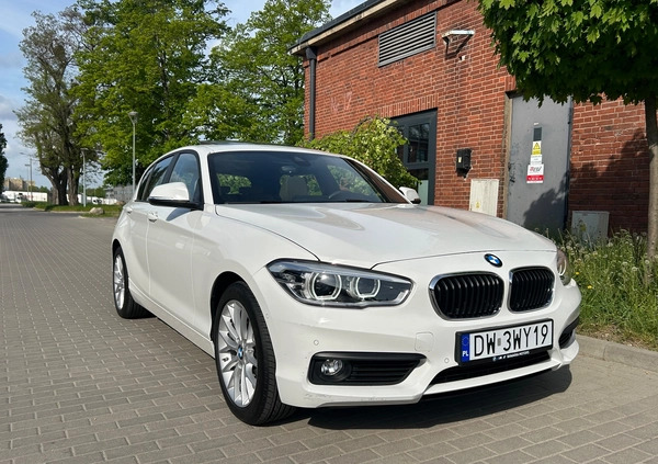 BMW Seria 1 cena 66500 przebieg: 98600, rok produkcji 2016 z Wrocław małe 379